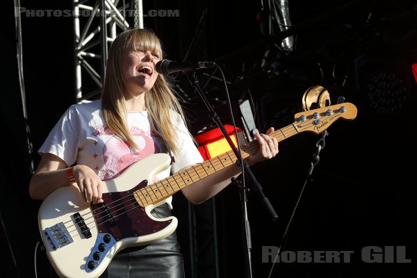 LOS BITCHOS - 2022-08-19 - SAINT MALO - Fort de St Pere - Josefine Jonsson